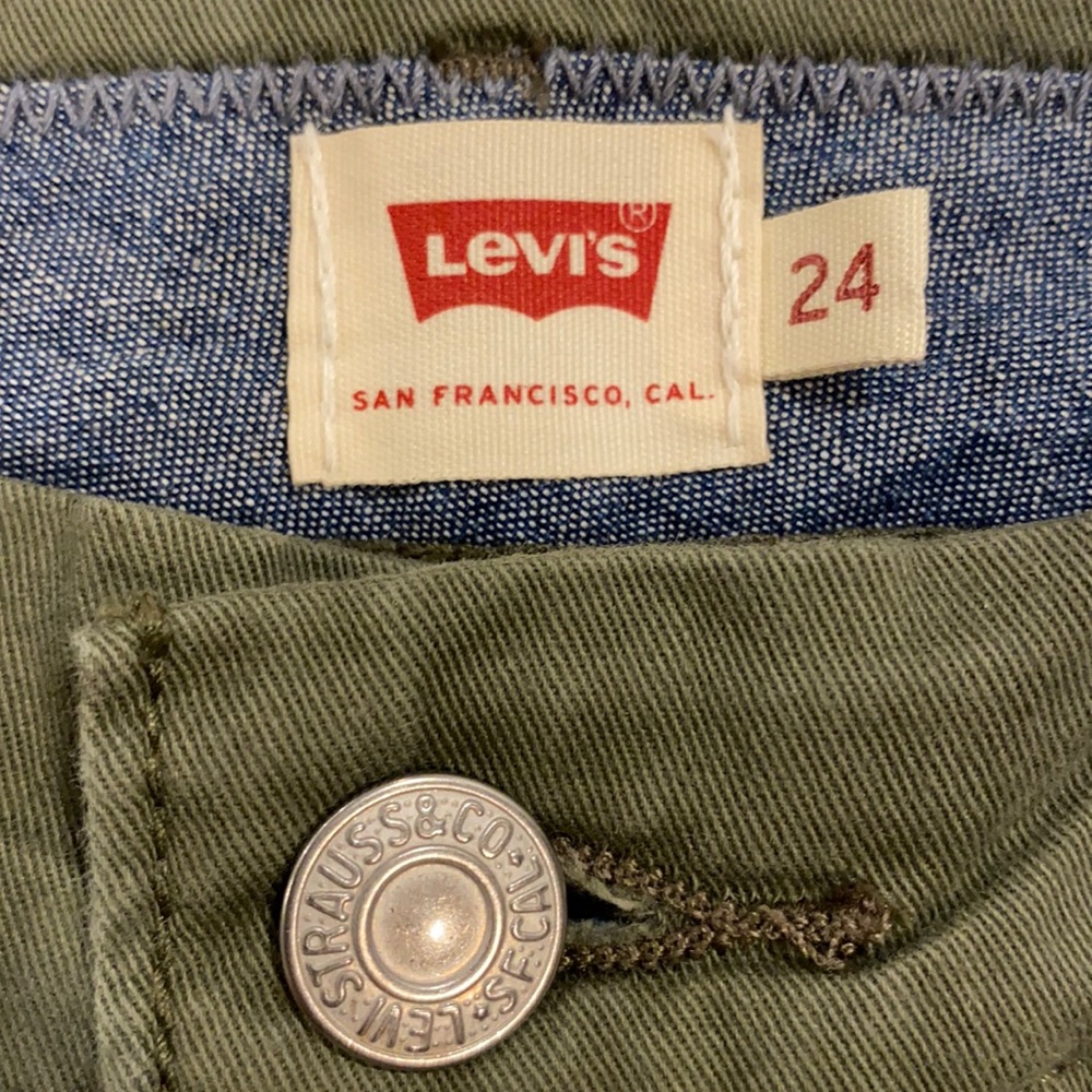 Levi’s green pants